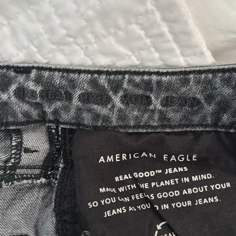 American Eagle Highest Rise Mom Jean Black Wash Distressed Jean Size 2